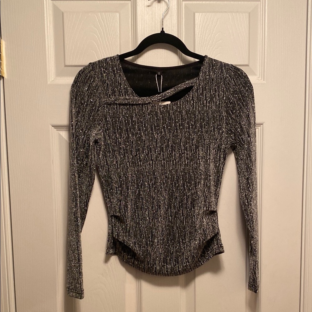 Shijiali Silver Metallic Long Sleeve Top…size S